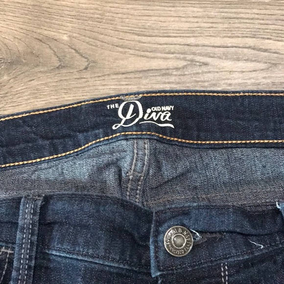 Dark blue wash Old Navy shorts - Picture 3 of 4